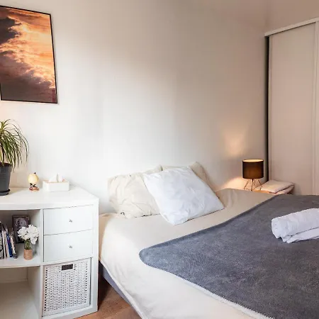 Privee Avec Garage Kwatera prywatna Paryż